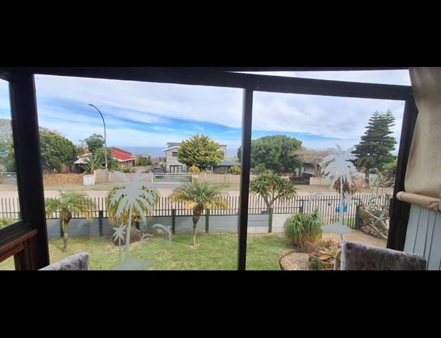 3 BEDROOM HOUSE FOR SALE IN DANA BAY